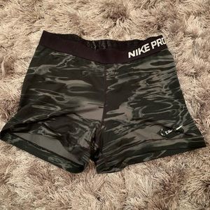Marble pattern Nike pros